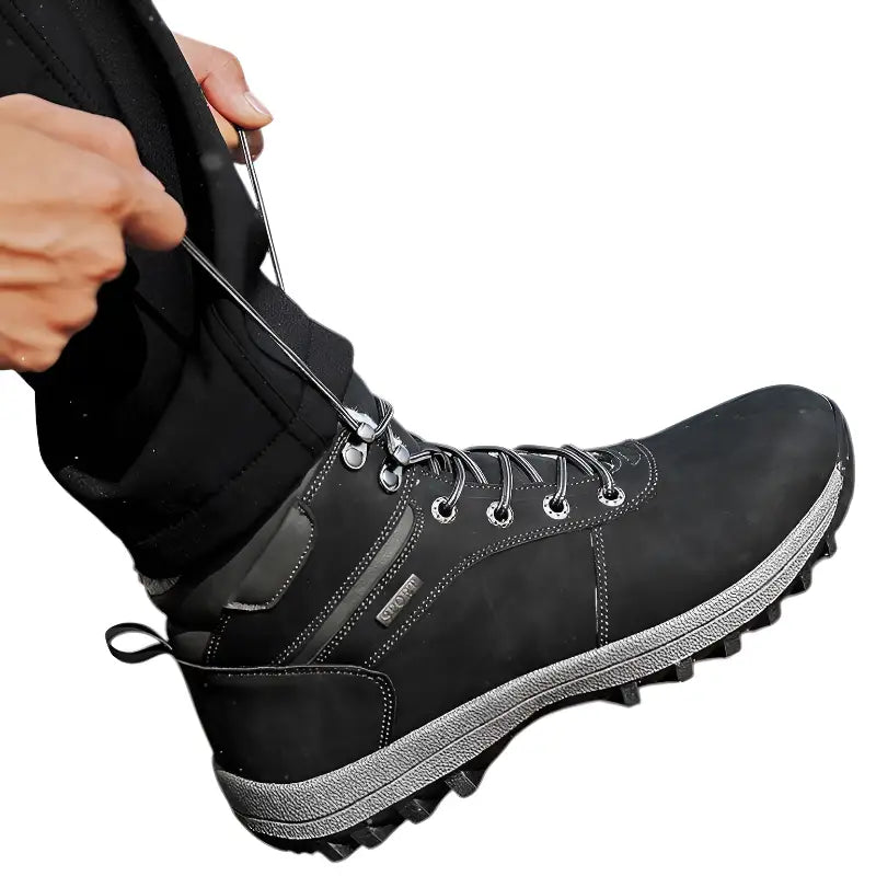 Wanderschuhe gefüttert