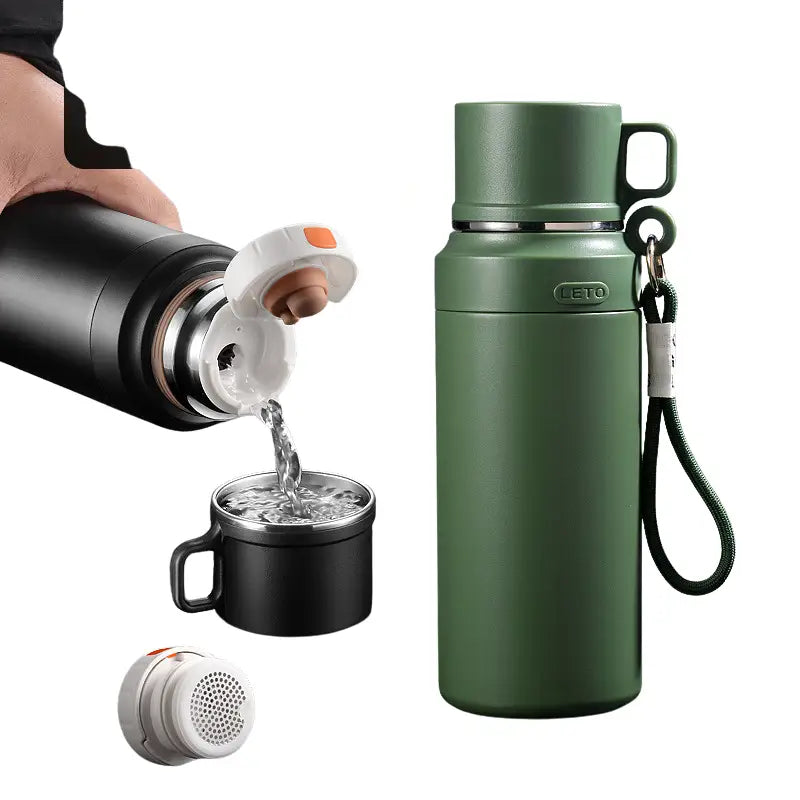 Isolierflasche mit Becher