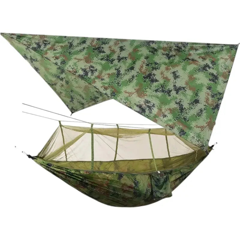 Hängematte mit Moskitonetz und Tarp