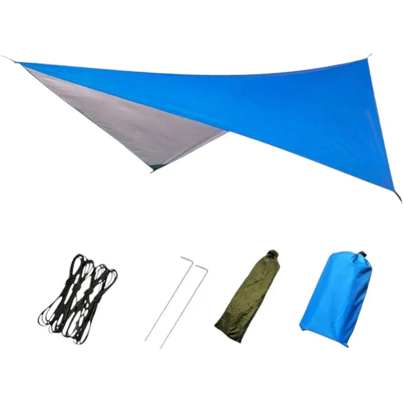 Hängematte mit Moskitonetz und Tarp