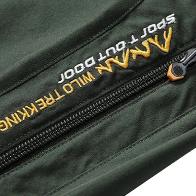 Trekkinghose Herren Grün - Trageansicht