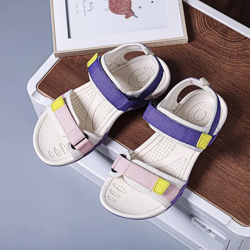 Trekkingsandalen Damen Modern - im Einsatz