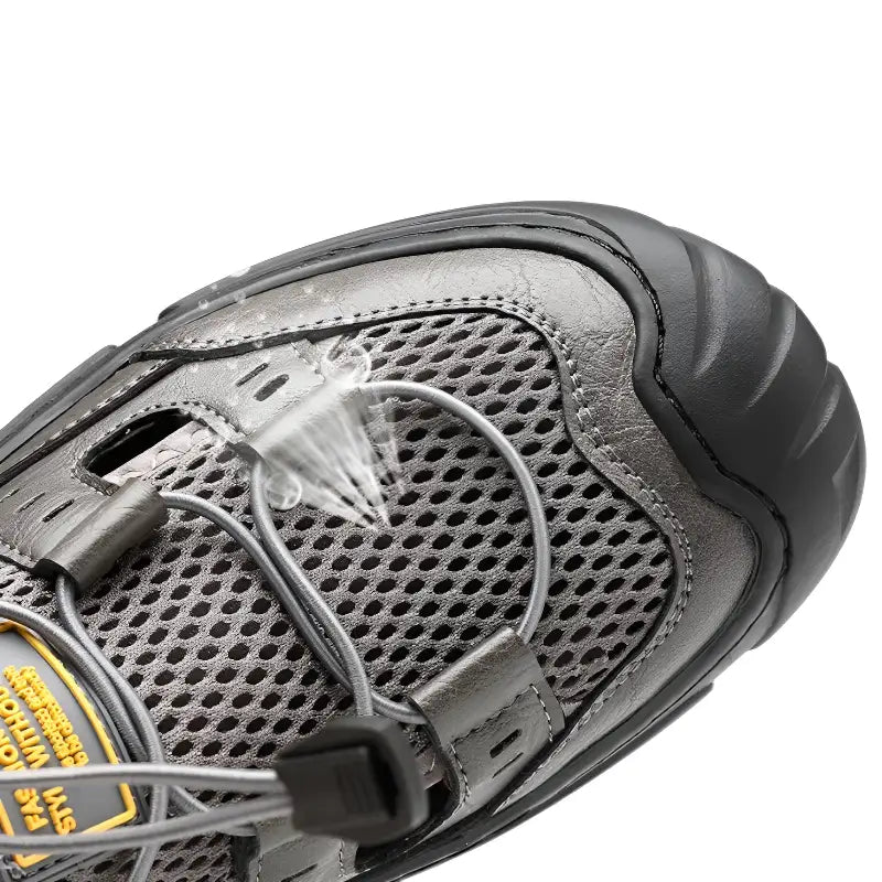 Geschlossene Trekkingsandalen Herren - im Einsatz