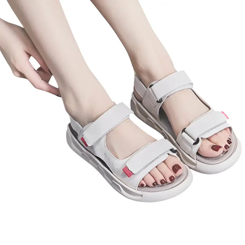 Trekkingsandalen Damen Weiß - im Einsatz